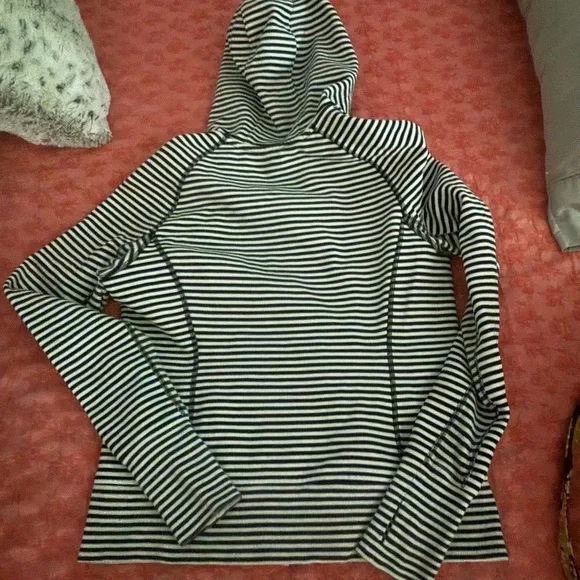 Lululemon Athletica Black and White Scuba hoodie - Picture 3 of 5